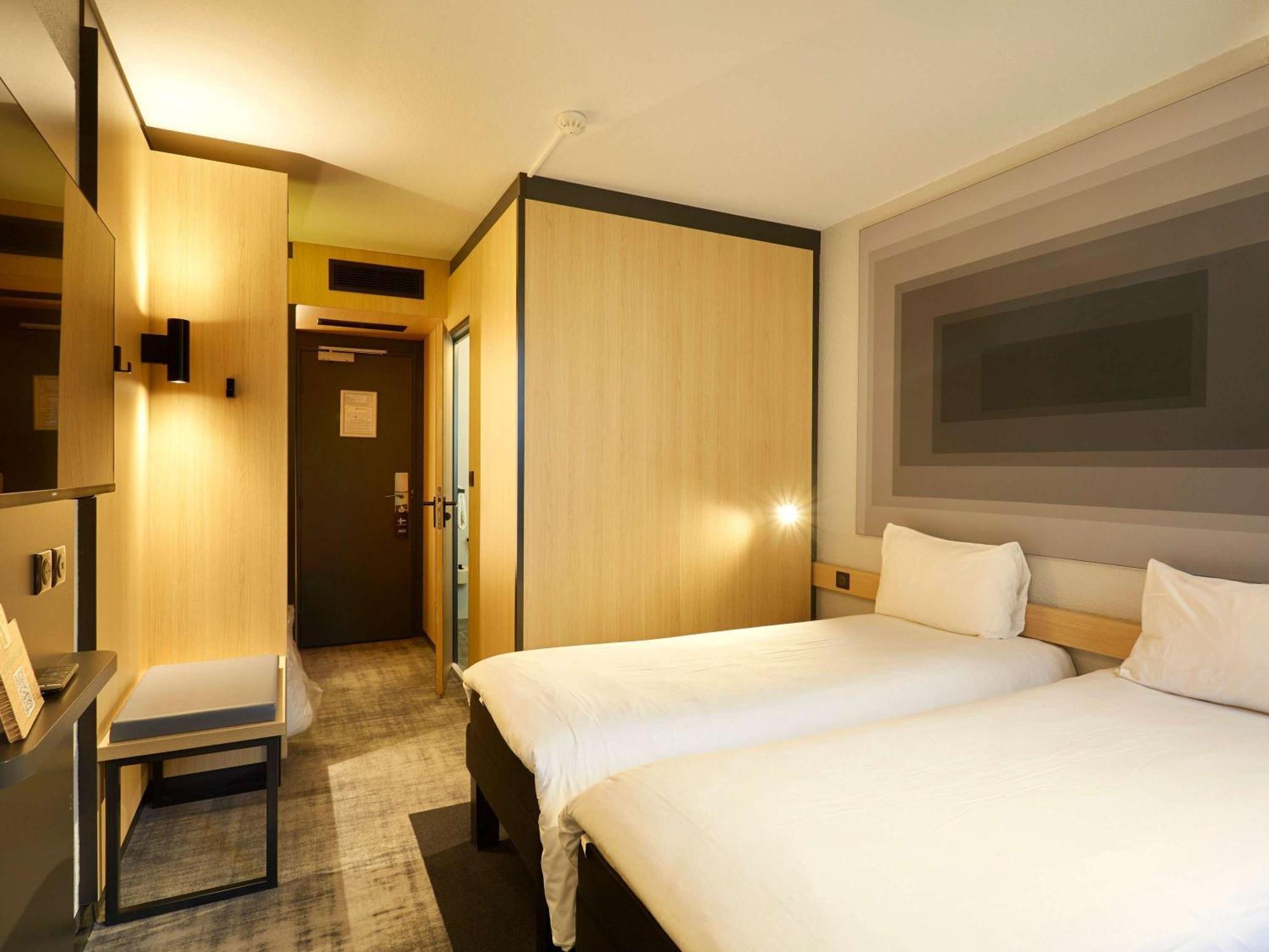 Hotel Ibis Le Mans Est Pontlieue Esterno foto