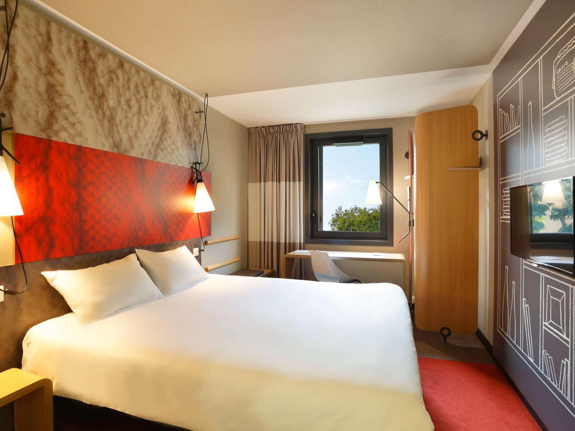 Hotel Ibis Le Mans Est Pontlieue Esterno foto
